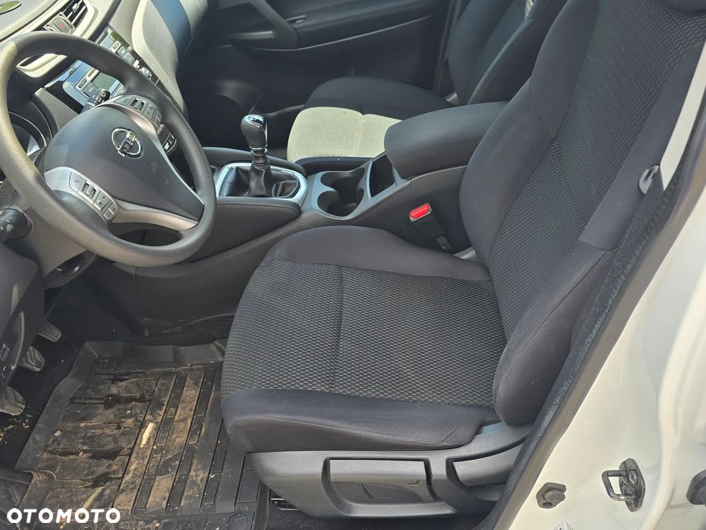 Nissan Qashqai 1.2 DIG-T N-Vision - 23