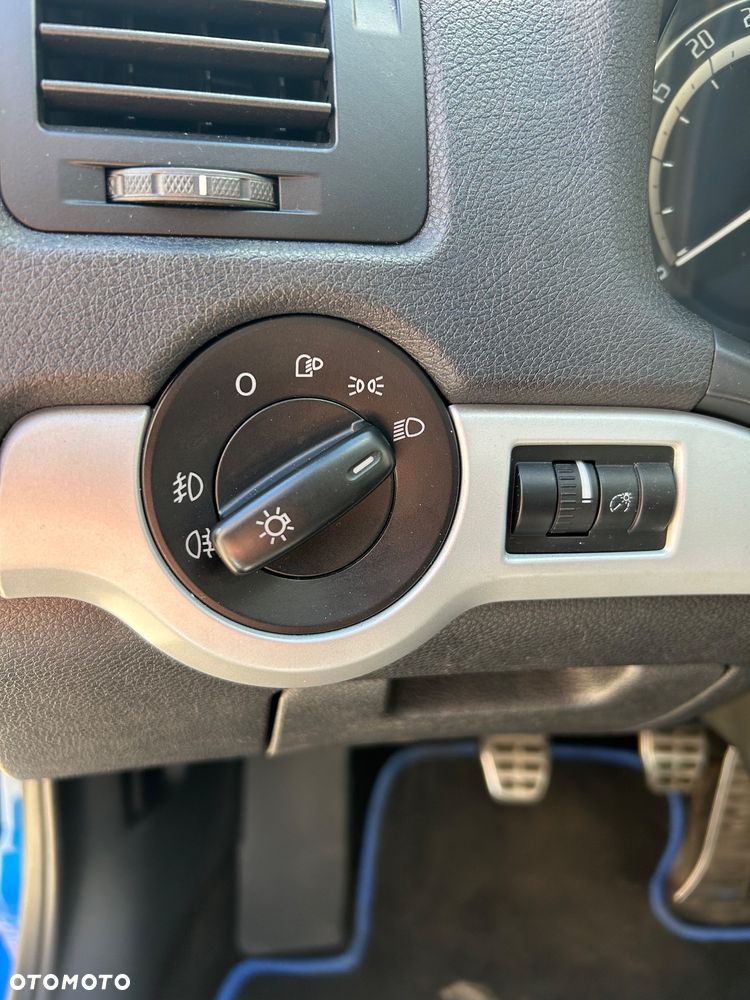 Skoda Octavia 2.0 TDI CR DPF RS - 19