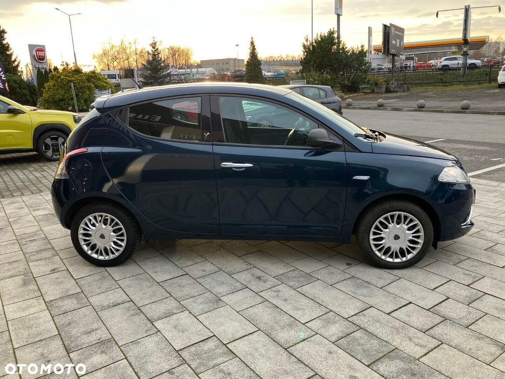 Lancia Ypsilon 1.2 8V Silver - 11