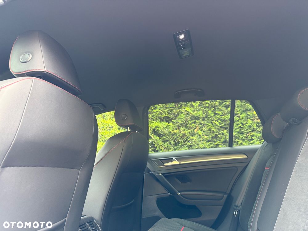 Volkswagen Golf - 19
