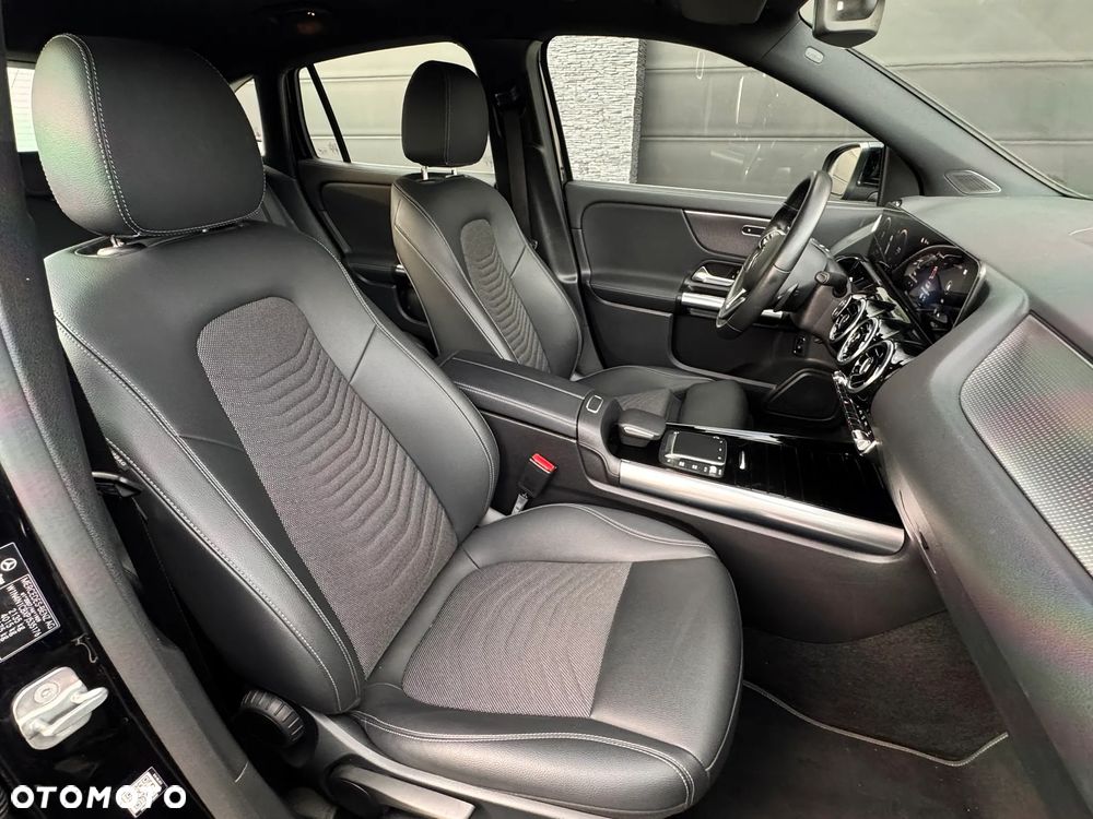 Mercedes-Benz GLA 200 d Progressive 8G-DCT - 20