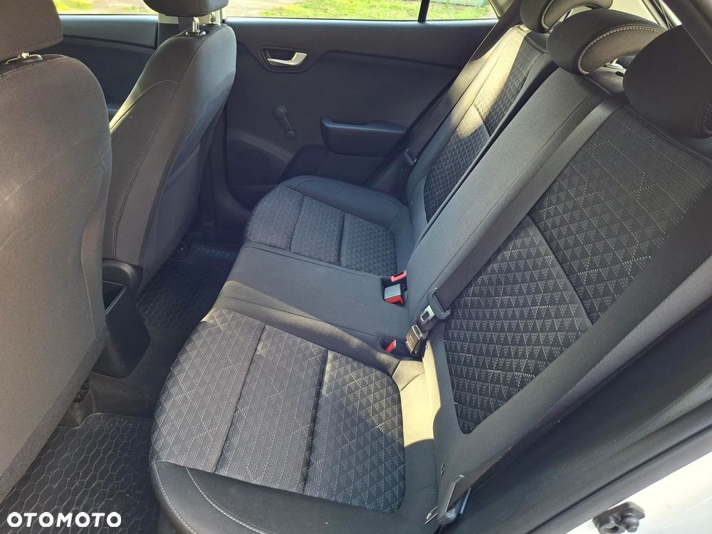 Kia Rio 1.2 M - 9