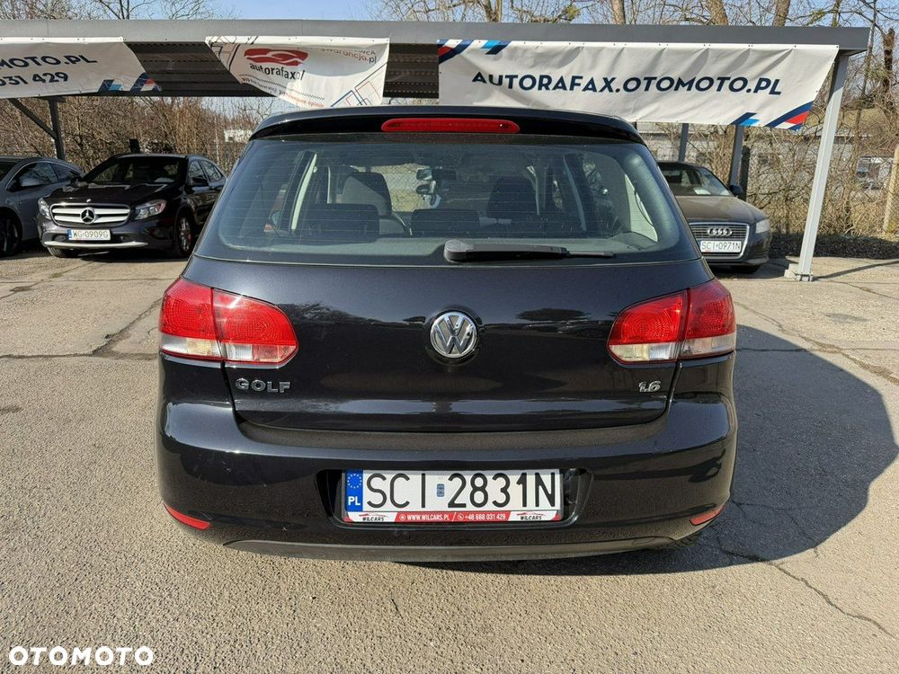 Volkswagen Golf - 10