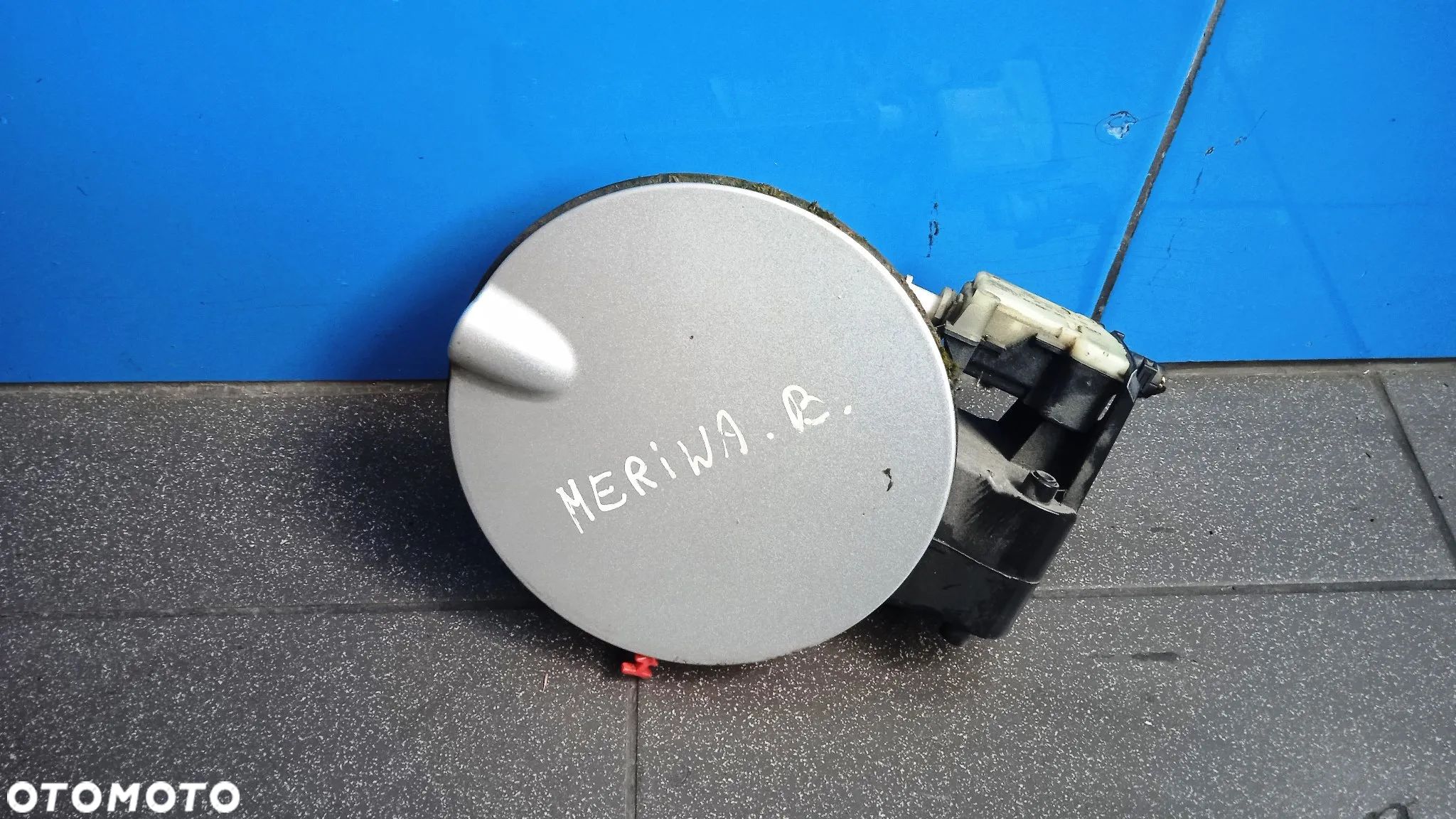 Klapka wlewu paliwa z siłownikiem Opel Meriva B Z157 - 1