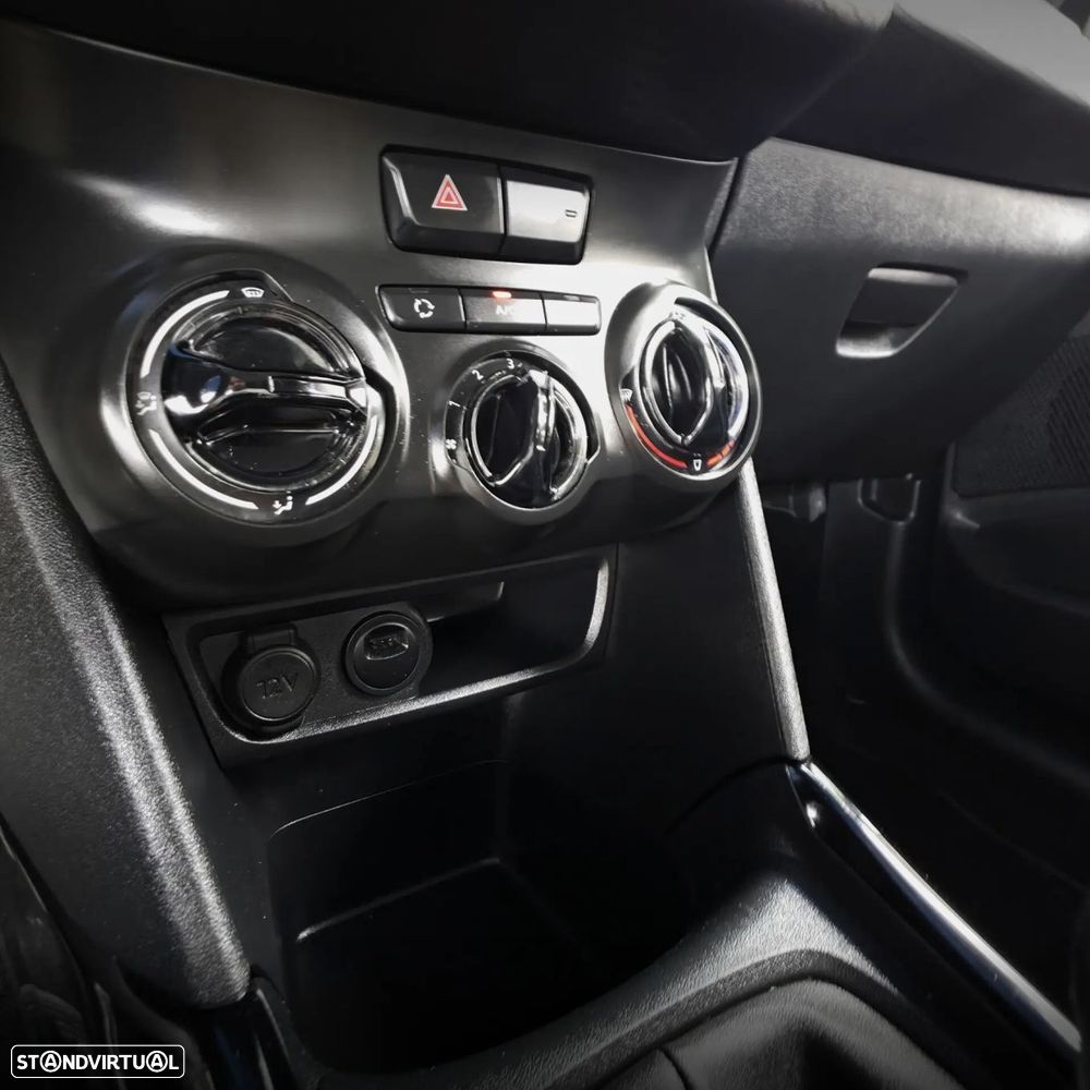 Peugeot 2008 1.2 PureTech Signature - 21