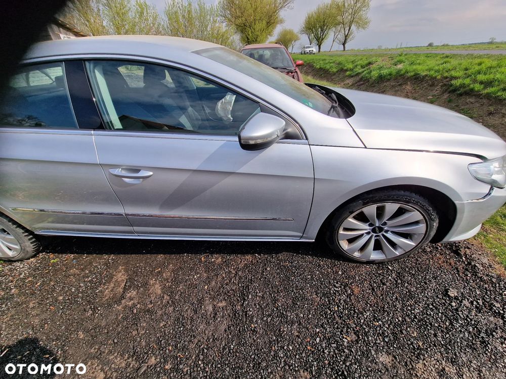 Drzwi  prawy  przód vw Passat  cc  w  kolorze  LA7W - 1