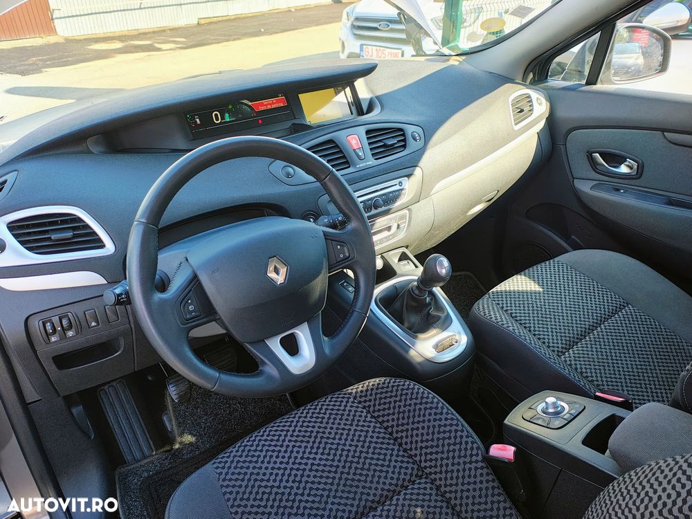 Renault Scenic - 17