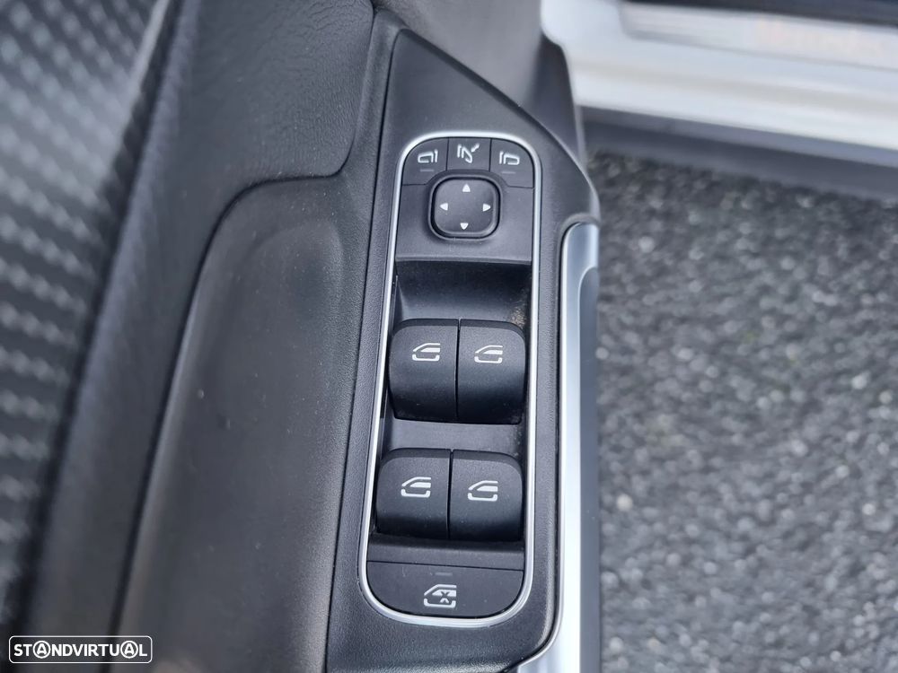Mercedes-Benz GLB 220 d 4Matic Progressive - 14