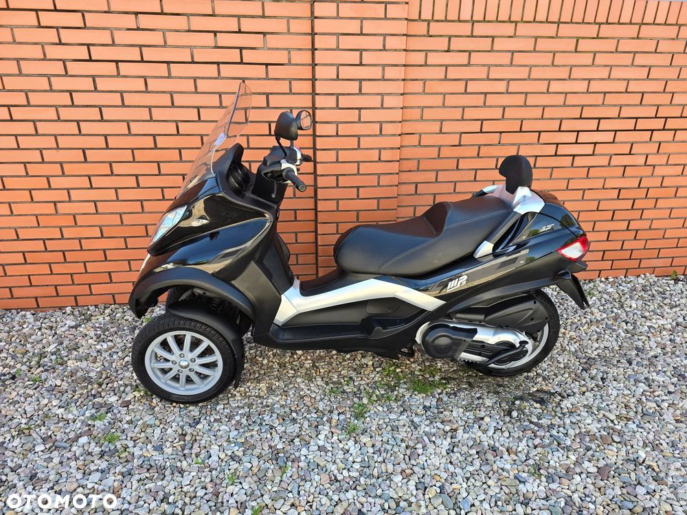Piaggio MP-3 - 8