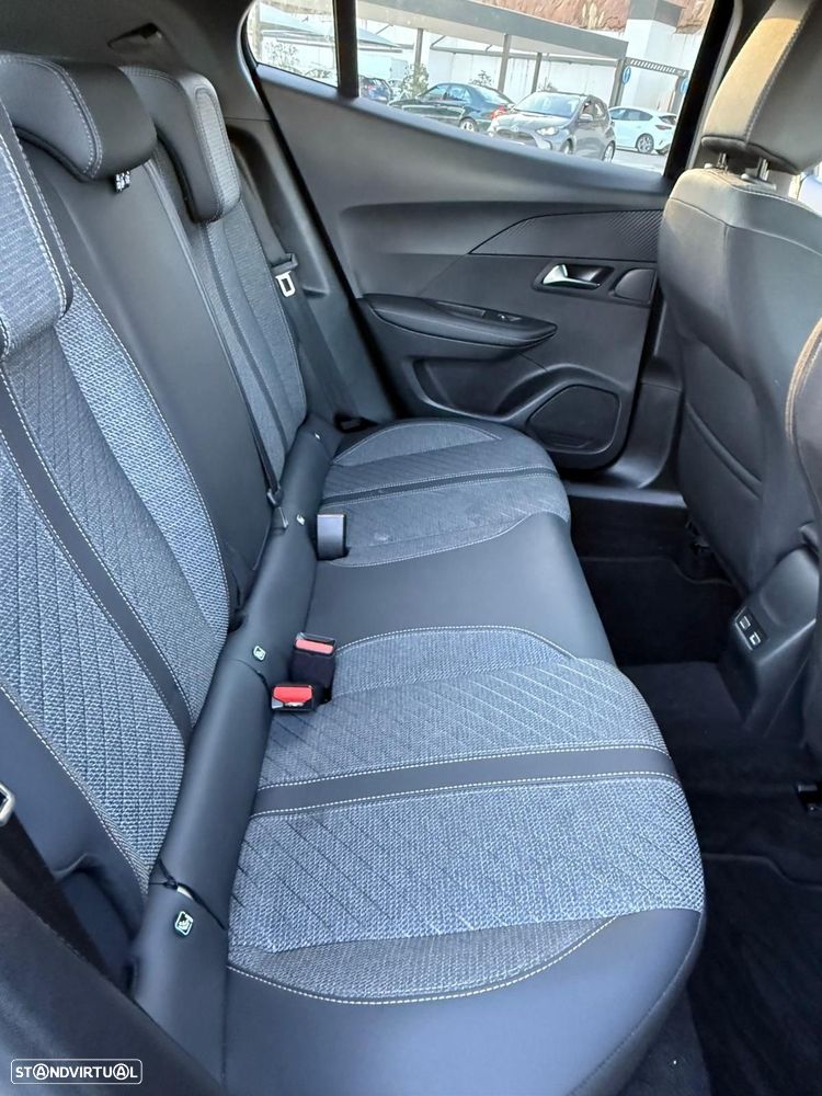 Peugeot 2008 1.2 Hybrid Allure e-DCS6 - 42