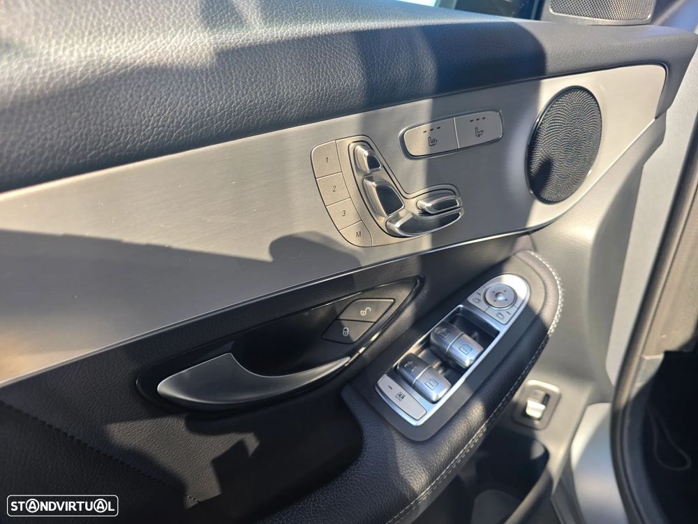 Mercedes-Benz GLC 300 de 4Matic 9G-TRONIC AMG Line Plus - 29