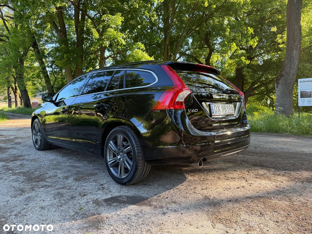 Volvo V60 D2 Drive-E Dynamic Edition (Momentum) - 16