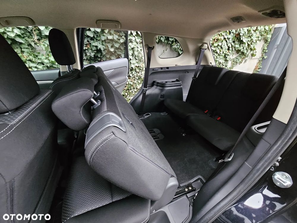 Mitsubishi Outlander 2.2 DI-D 4WD Plus - 30