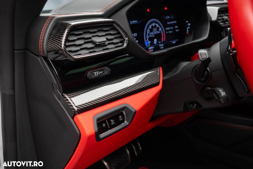 Lamborghini URUS - 35