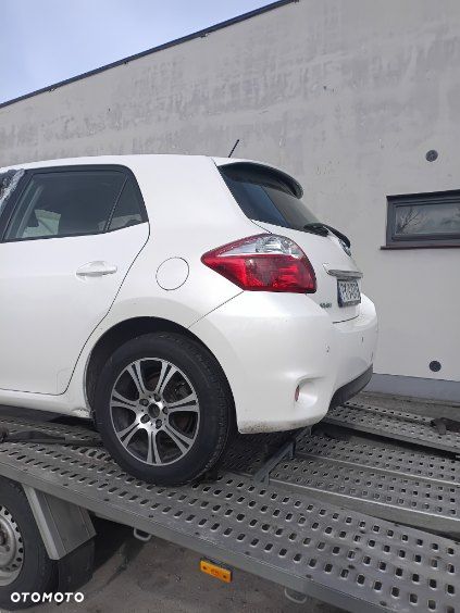 Toyota Auris - 2