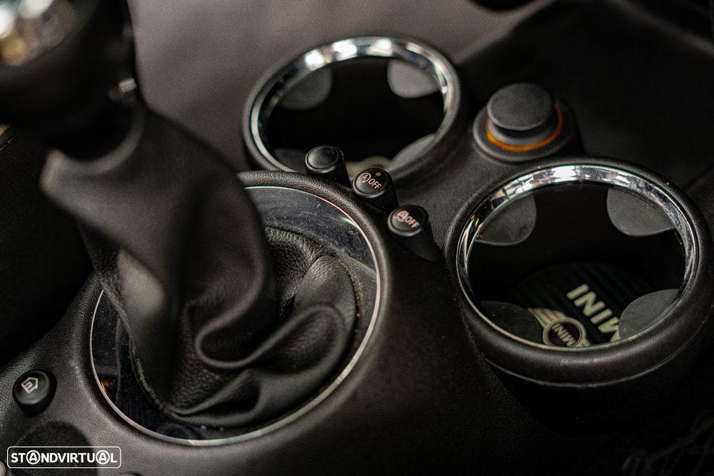 MINI 3 Portas Cooper D - 19