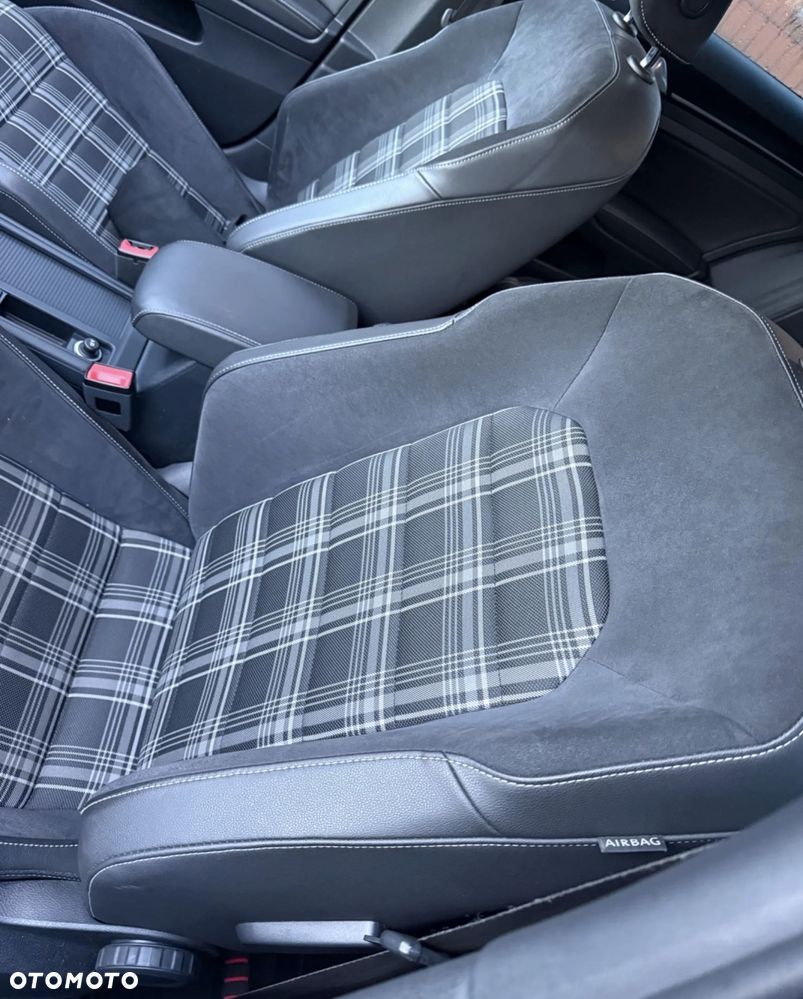 Volkswagen Golf 2.0 TDI BMT GTD DSG - 8
