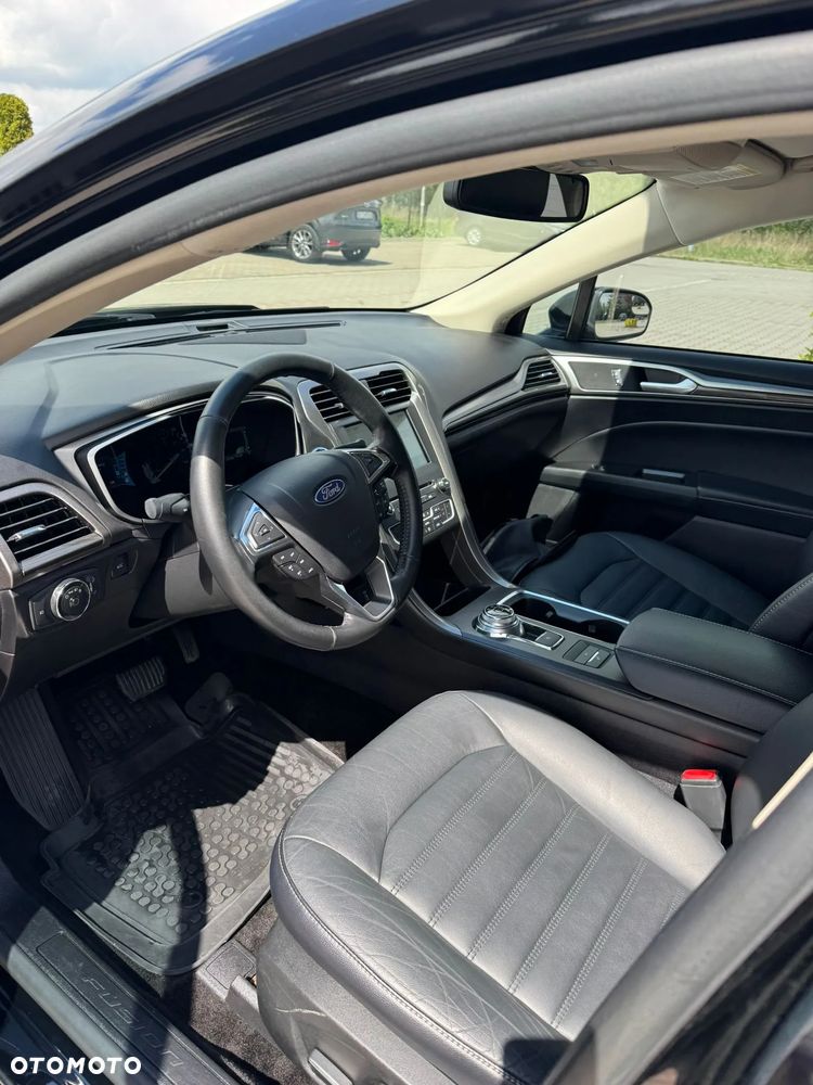 Ford Fusion - 7