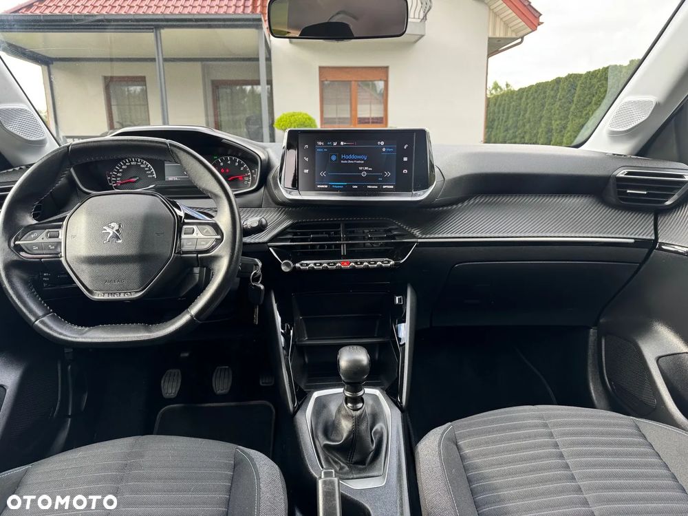 Peugeot 208 - 11