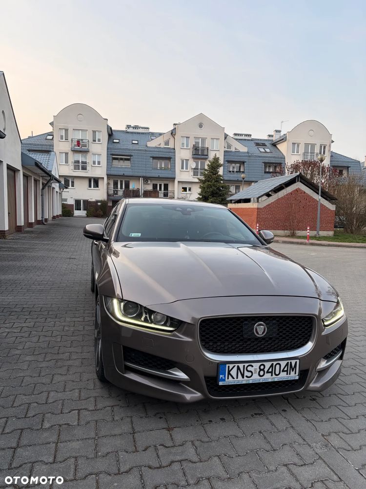 Jaguar XE 20d R-Sport - 2