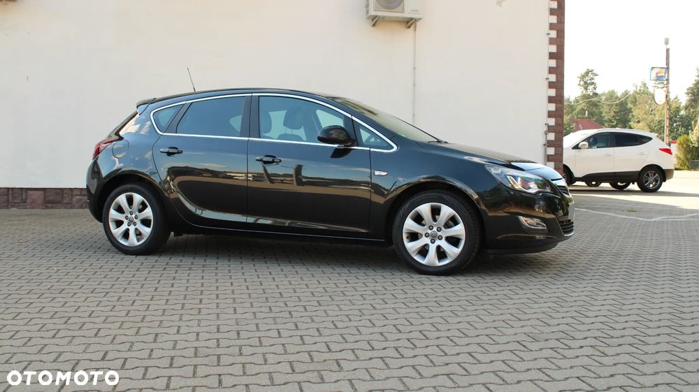 Opel Astra 1.4 Turbo Cosmo - 11