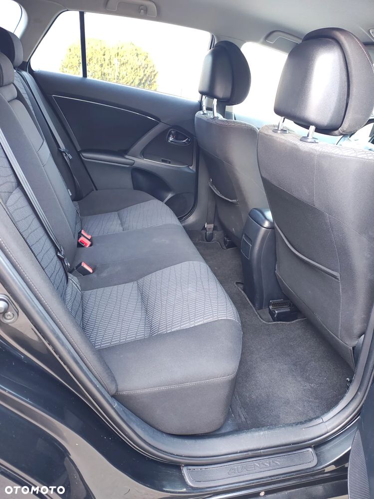 Toyota Avensis 2.0 D-4D 2010 - 5