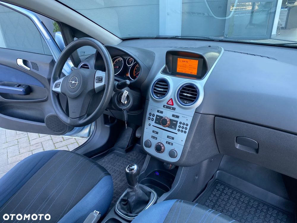 Opel Corsa 1.2 16V Essentia - 23