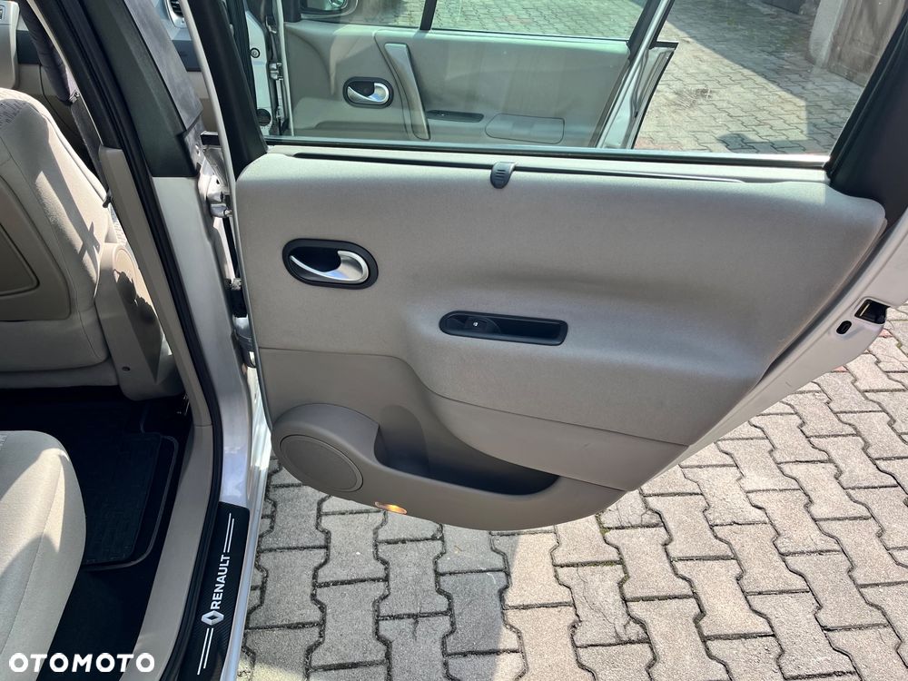 Renault Scenic 2.0 16V Expression - 10