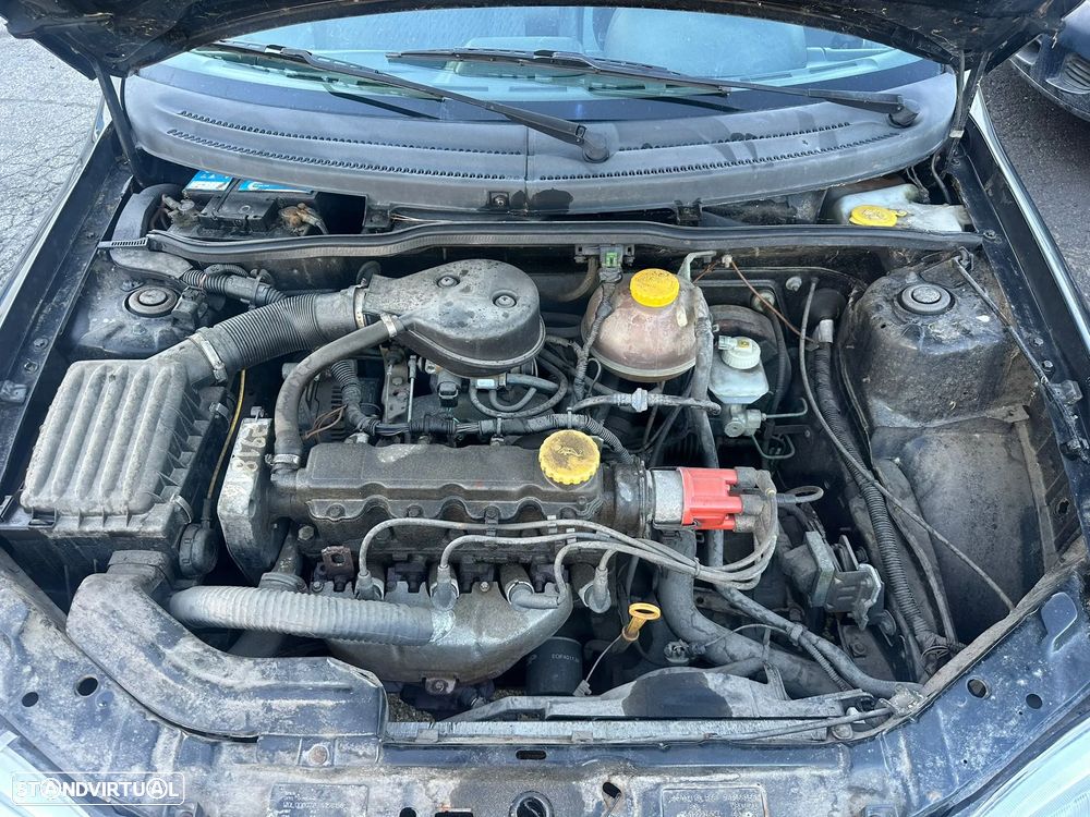 Opel Corsa B 1.2i 45 cv 1993 - 2000 Ref Motor X 12 SZ para peças - 2