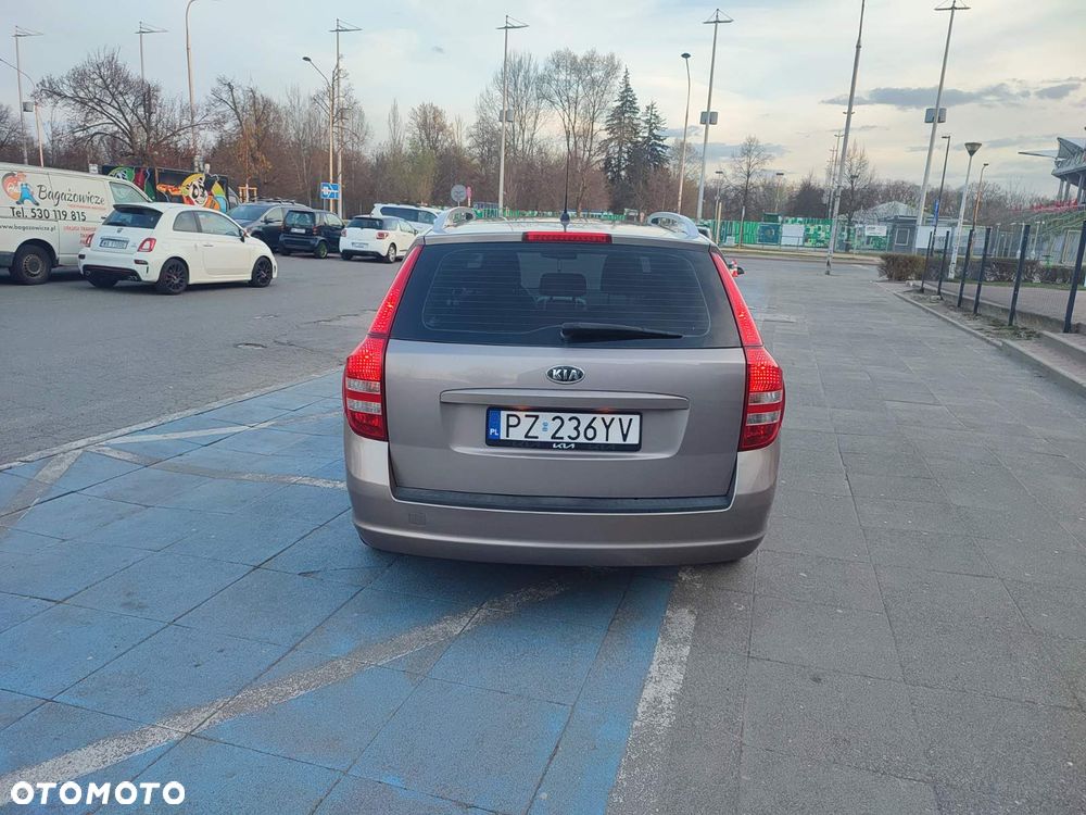 Kia Ceed 1.4 CVVT LX Basis - 9