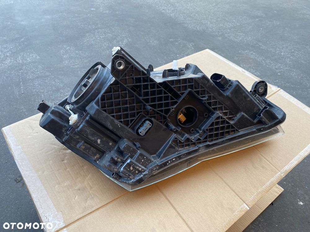 Skoda Superb Super-b Super B III 3 lift fl  lampa przednia lewa lewy przód REFLEKTOR LEWY przedni PRZÓD bixenon biksenon bi xenon bi xenonowe  EUROPA 3V1941015A 3V1.941.015A  soczewka - 16