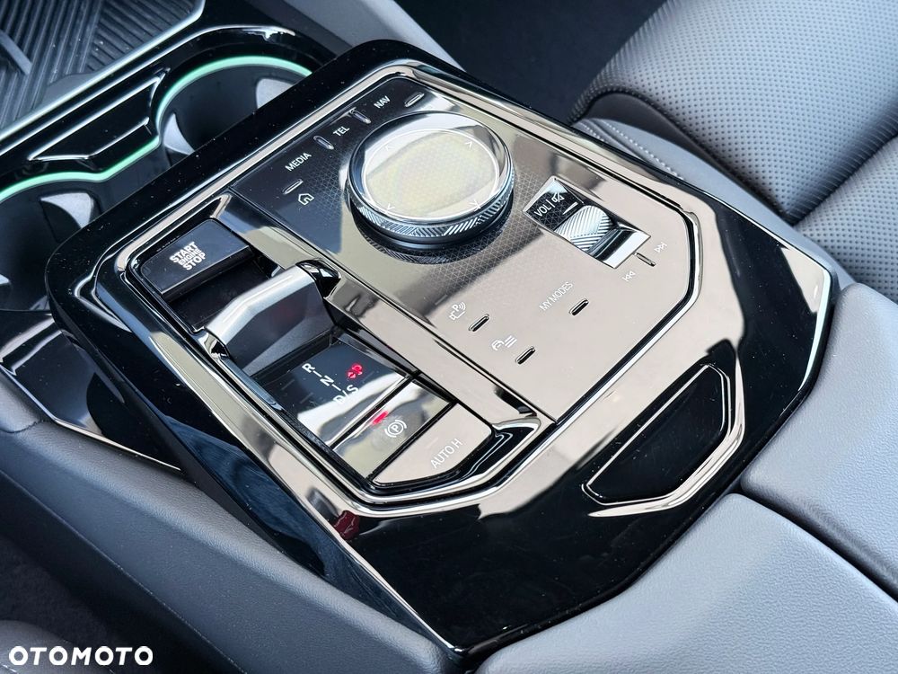 BMW Seria 5 520d xDrive - 26