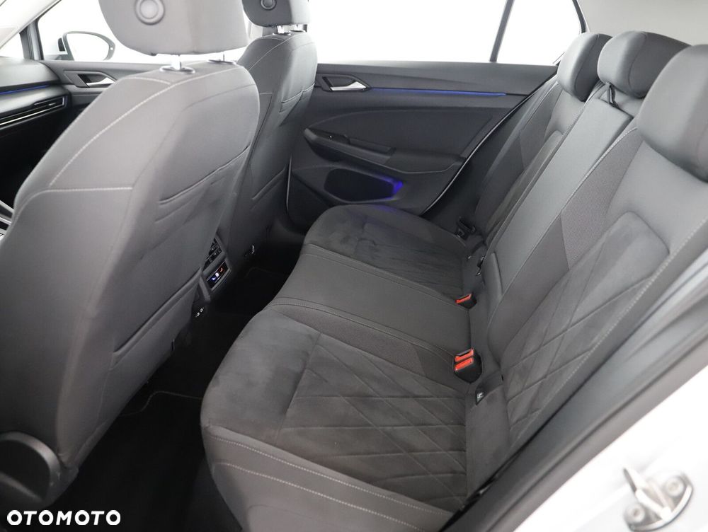 Volkswagen Golf - 10