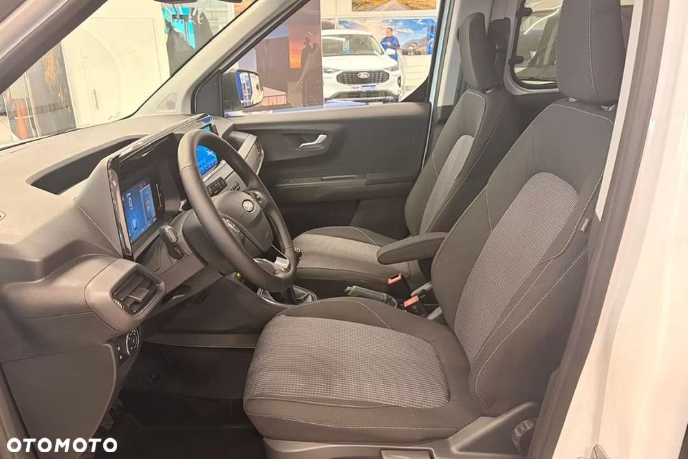 Ford Transit Courier - 10