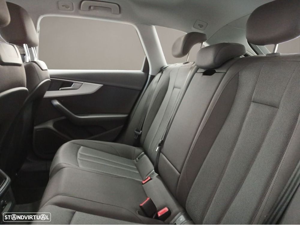 Audi A4 Avant 35 TDI S tronic - 14