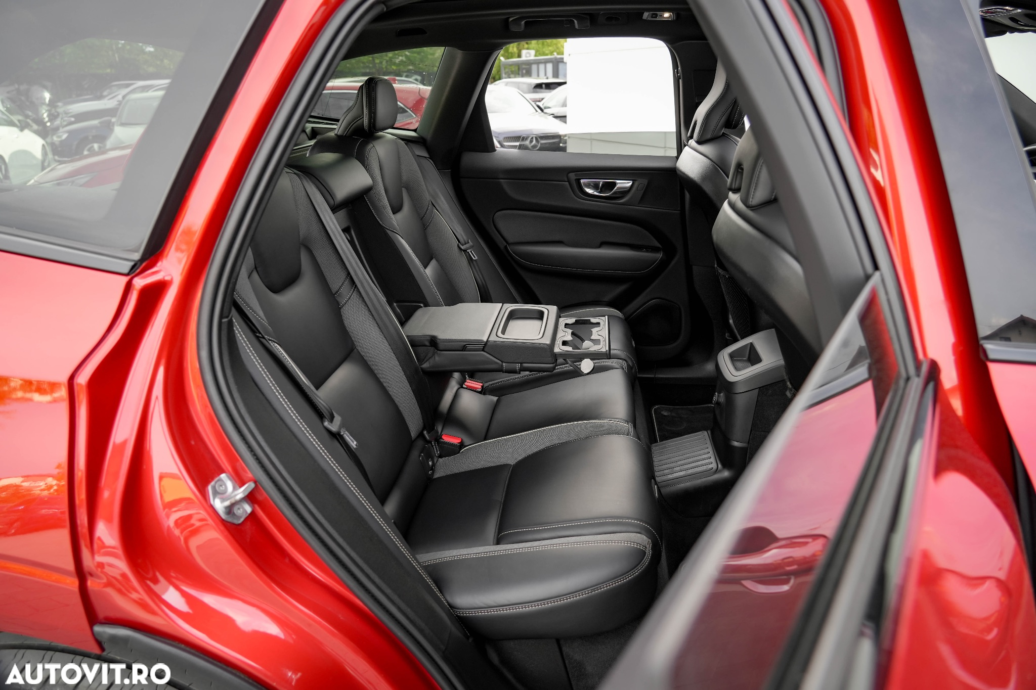Volvo XC 60 Recharge T8 Twin Engine eAWD R-Design - 22