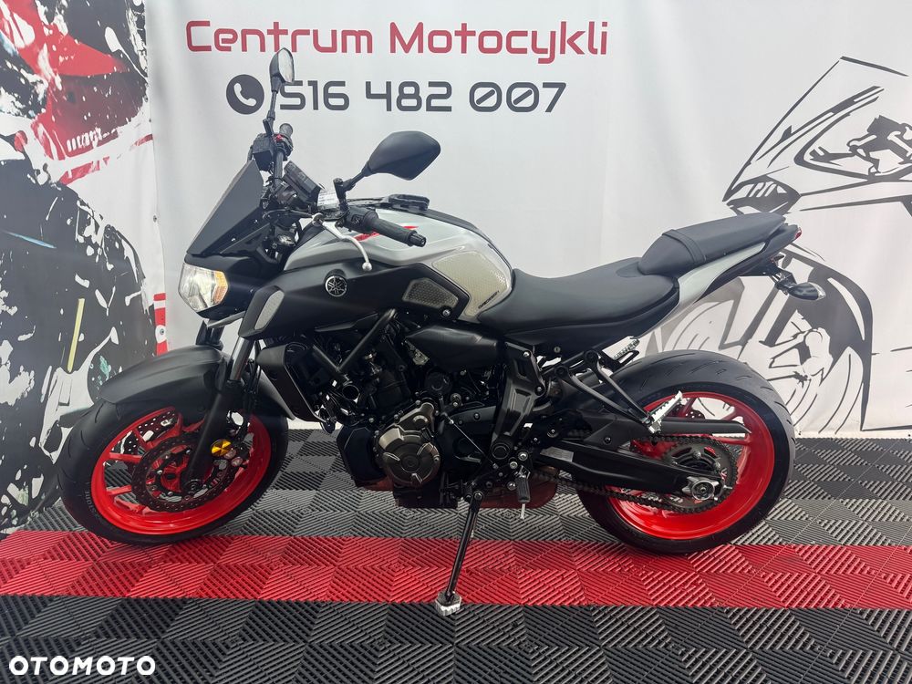 Yamaha MT - 6
