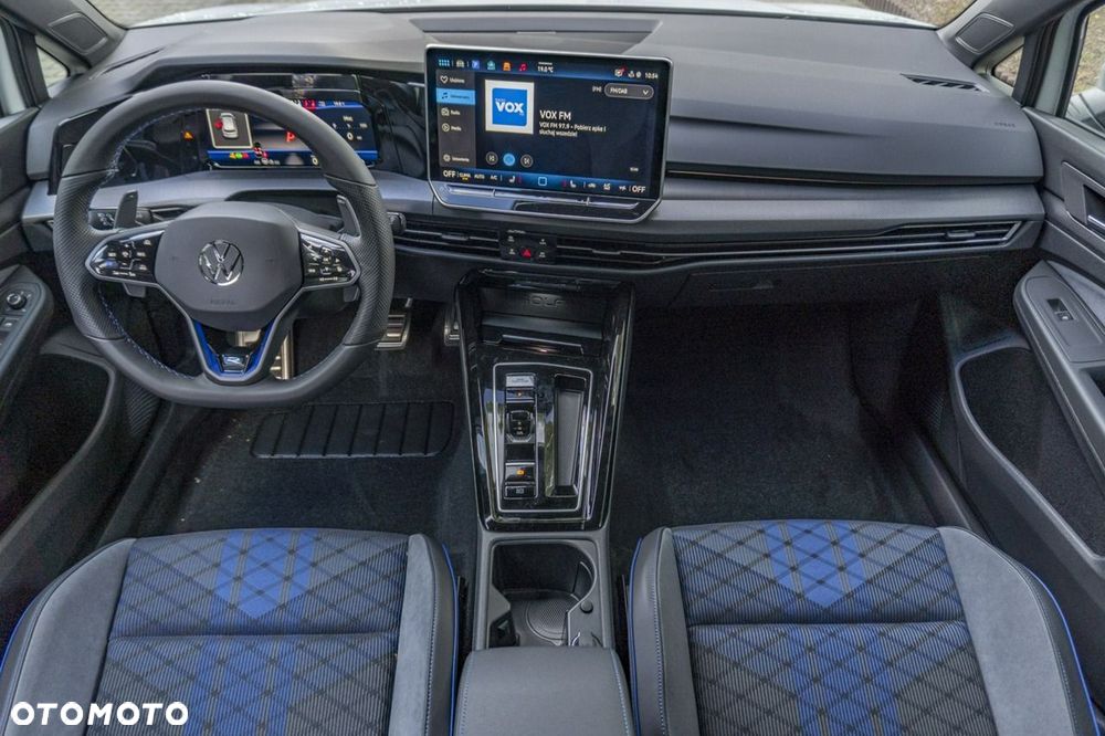 Volkswagen Golf - 23