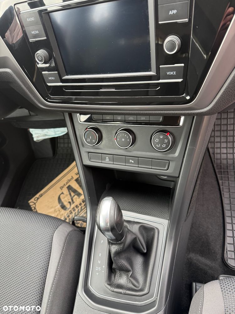 Volkswagen Touran 2.0 TDI SCR DSG ACTIVE - 8