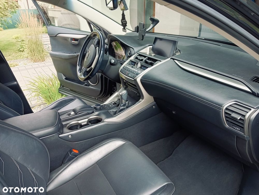 Lexus NX 300h Comfort AWD - 9