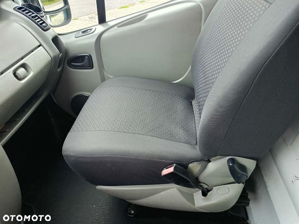Renault Trafic - 10