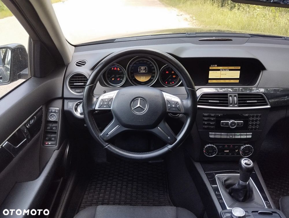 Mercedes-Benz Klasa C 180 T BlueEFFICIENCY - 20