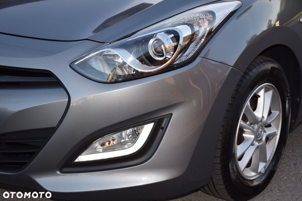 Hyundai i30 i30cw 1.4 Trend - 12