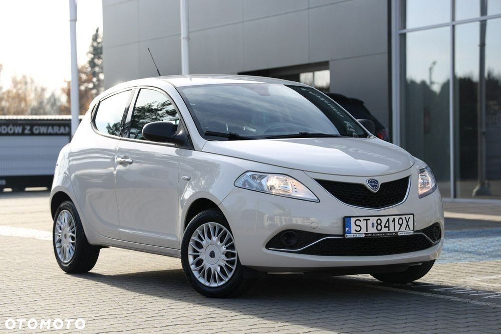 Lancia Ypsilon - 2