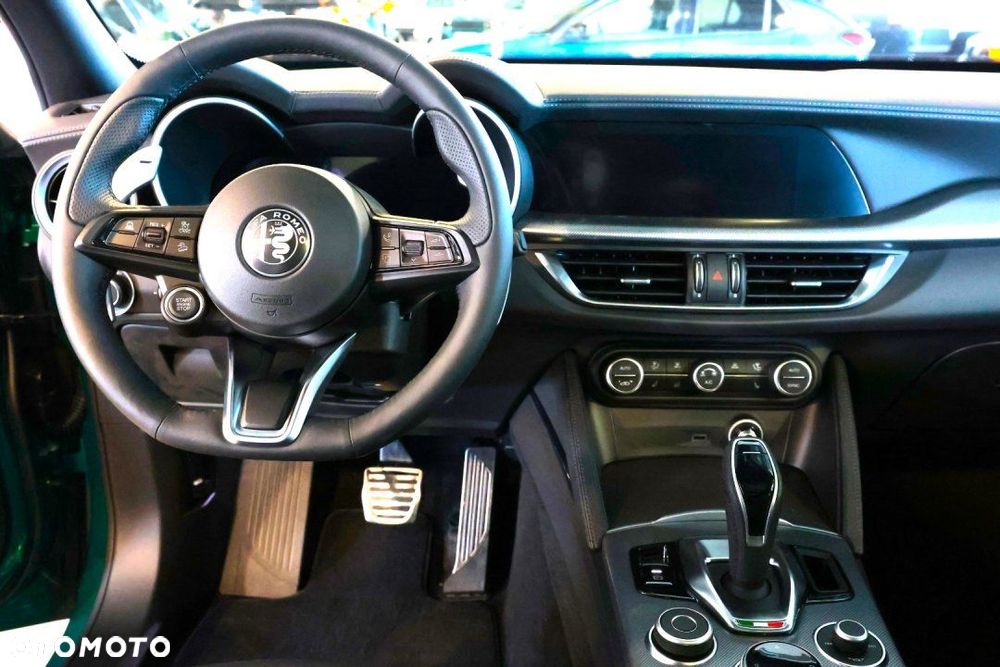 Alfa Romeo Stelvio - 8