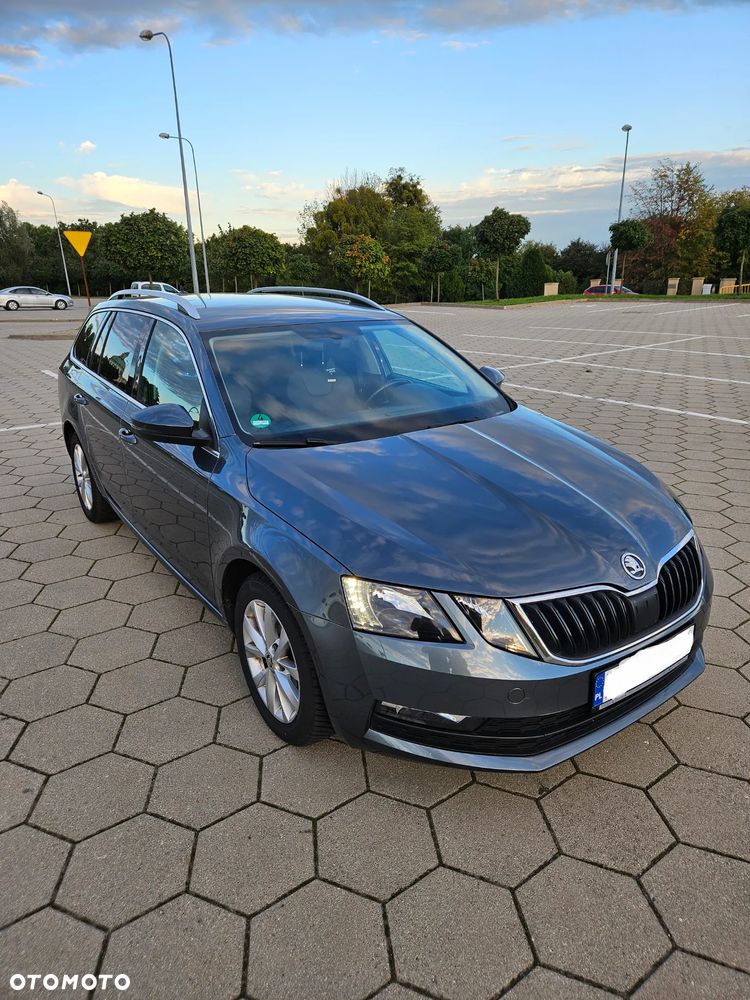Skoda Octavia 1.6 TDI DSG Clever - 2