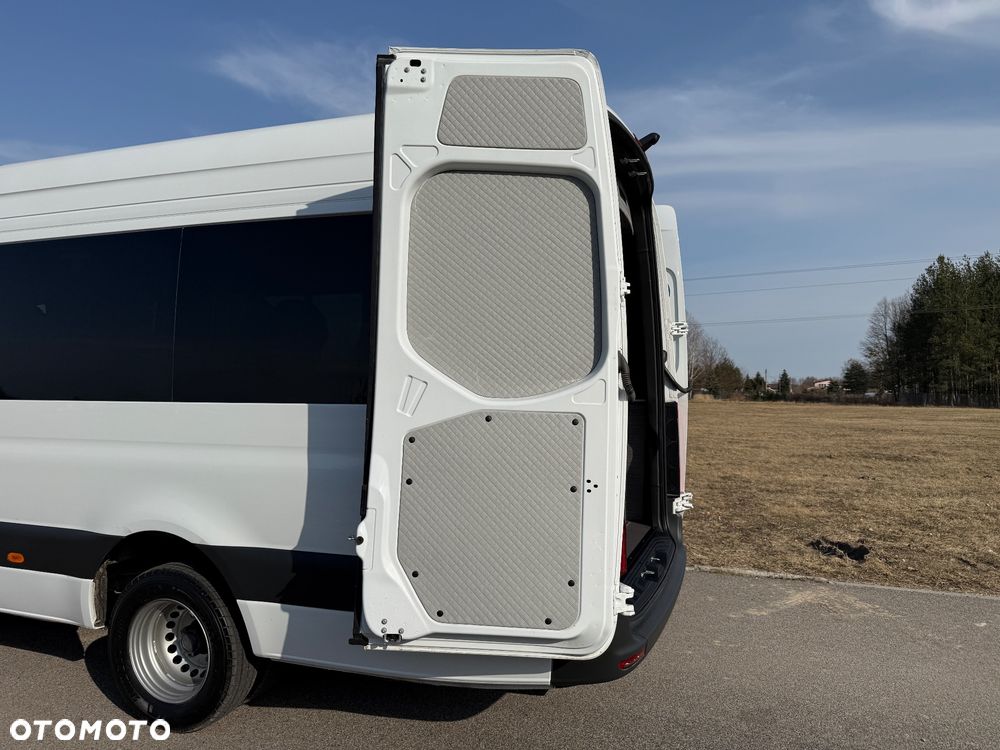 Mercedes-Benz Sprinter 517 - 13