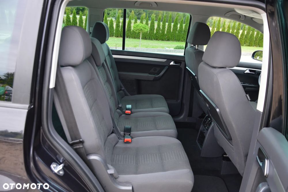 Volkswagen Touran 2.0 TDI Highline - 21