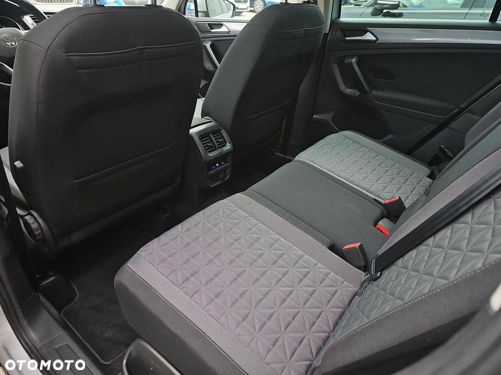 Volkswagen Tiguan - 16