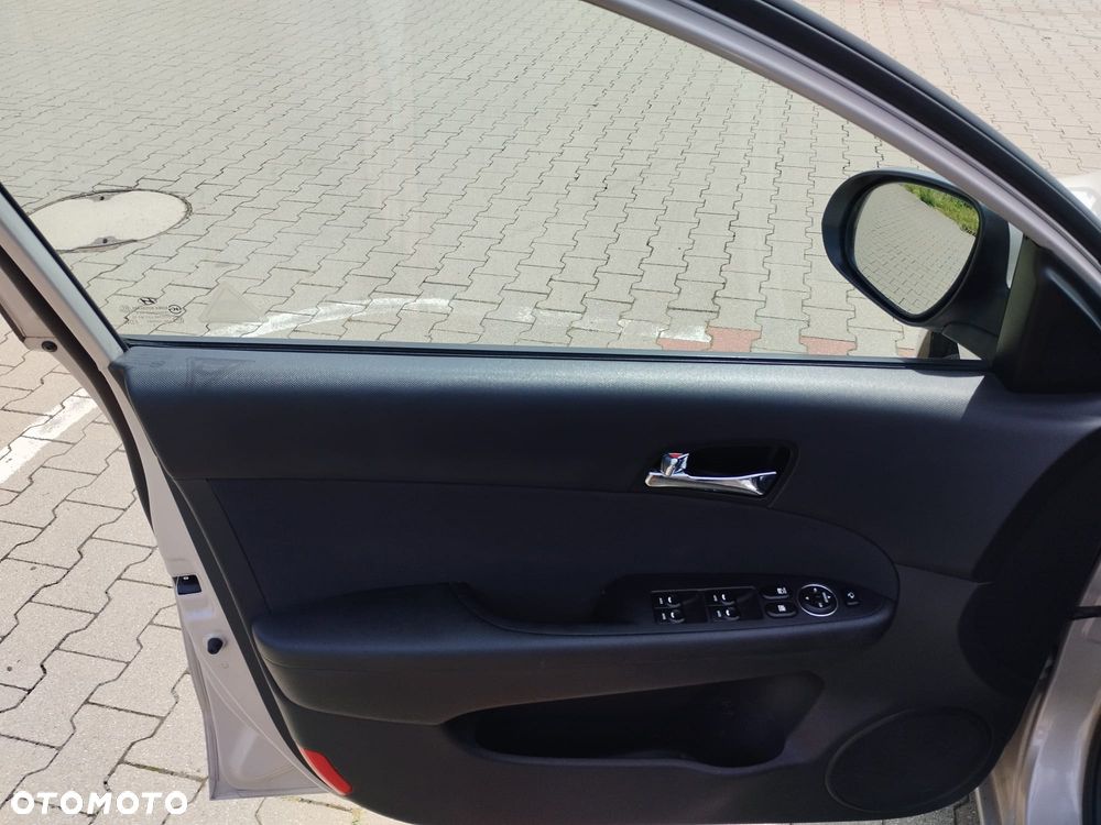 Hyundai i30 1.6 CRDi Comfort - 24